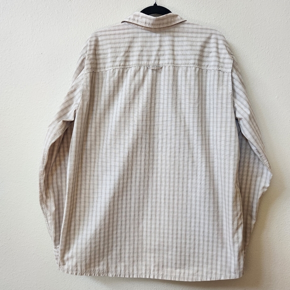 COLUMBIA Men's Long Sleeve Omni Shade Lightweight Plaid Button Up Shirt - Picture 2 of 9